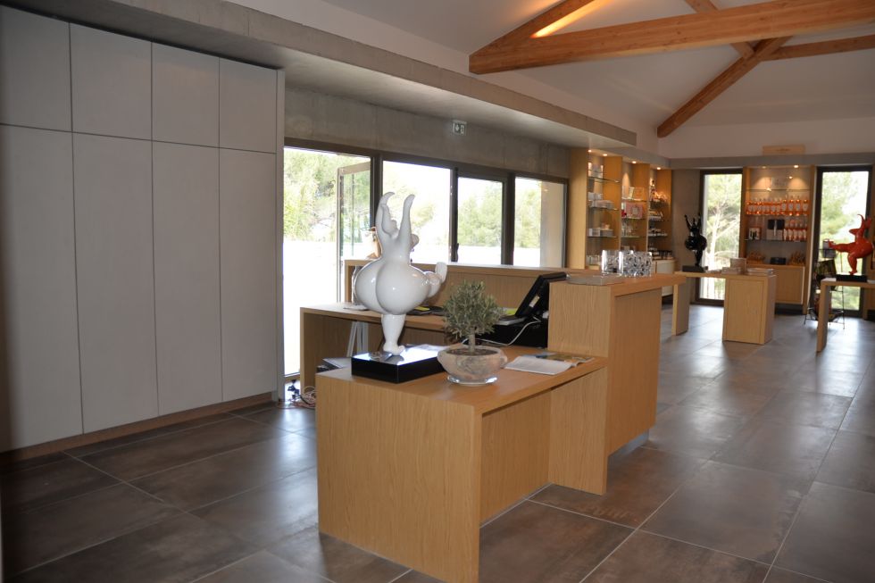 Conception et réalisation de l'agencement d'un Chai à Cassis